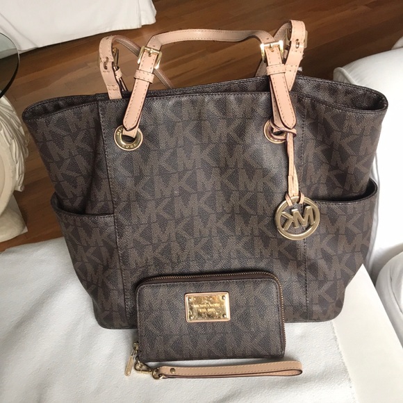 Michael Kors Handbags - Michael Kors